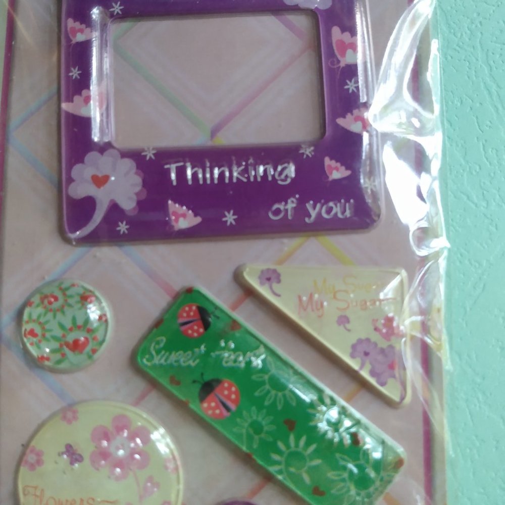 Capsule bubble stickers